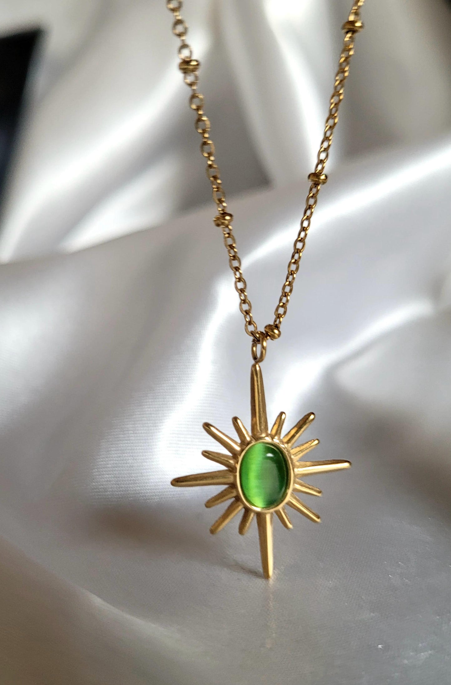 green emerald gold necklace